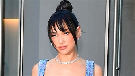 sexy pics of dua lipa|Dua Lipa turns up the heat in bold and beautiful bikini。